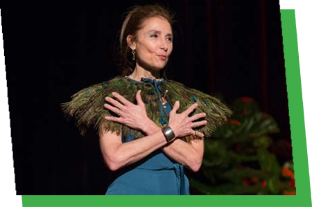 jennifer-5-green-450px Jennifer Fondrevay speaking wearing Ostrich cape